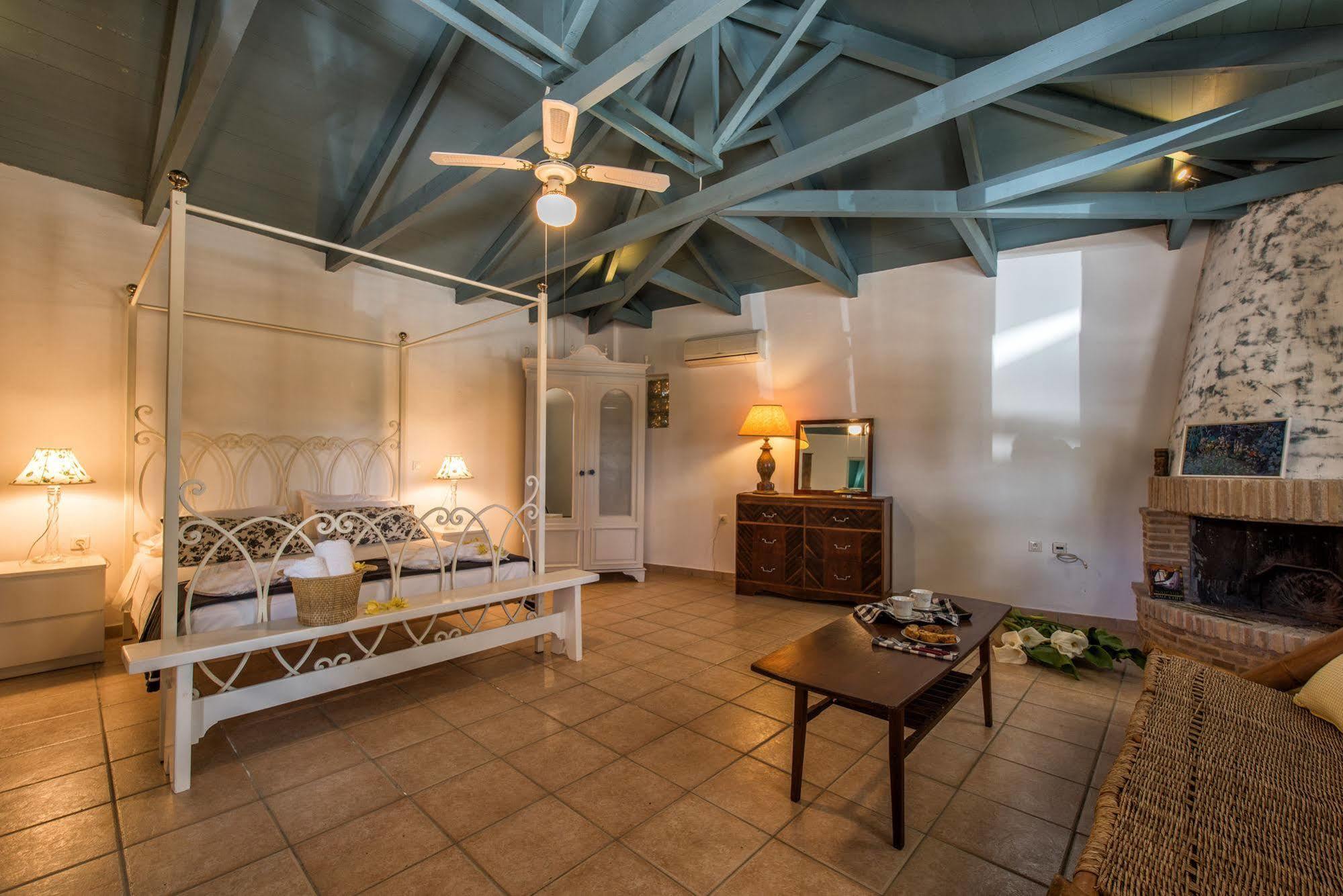Agios Dimitrios  Sarakino House Of Literatureヴィラ エクステリア 写真